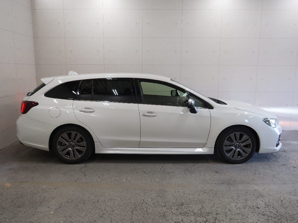 スバル レヴォーグ11枚目