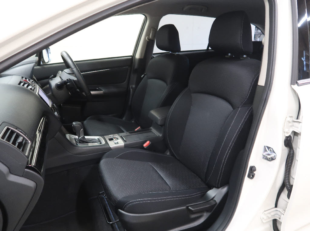 スバル レヴォーグ6枚目