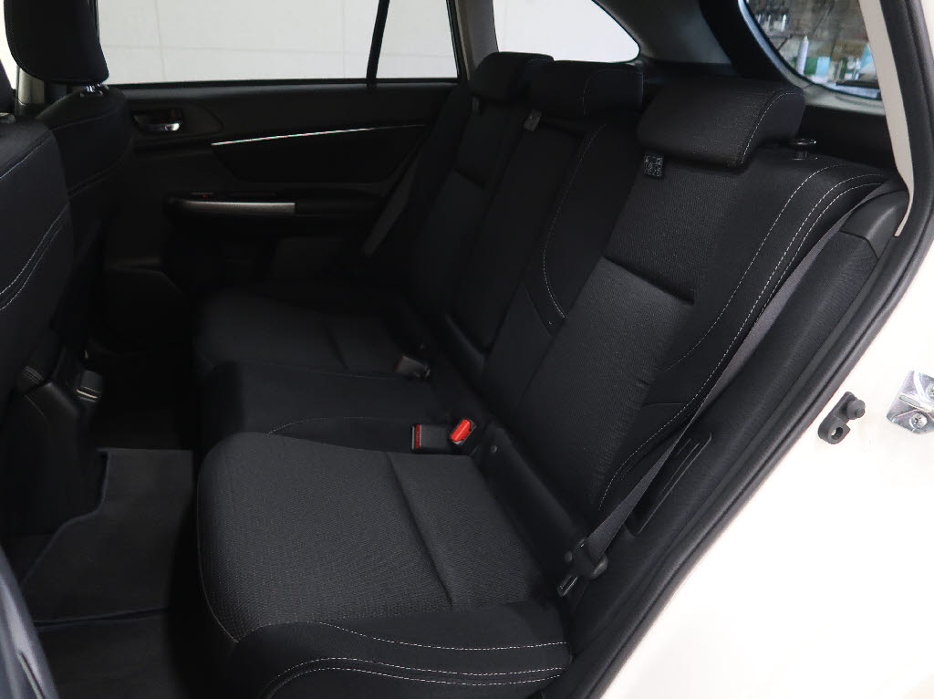 スバル レヴォーグ7枚目