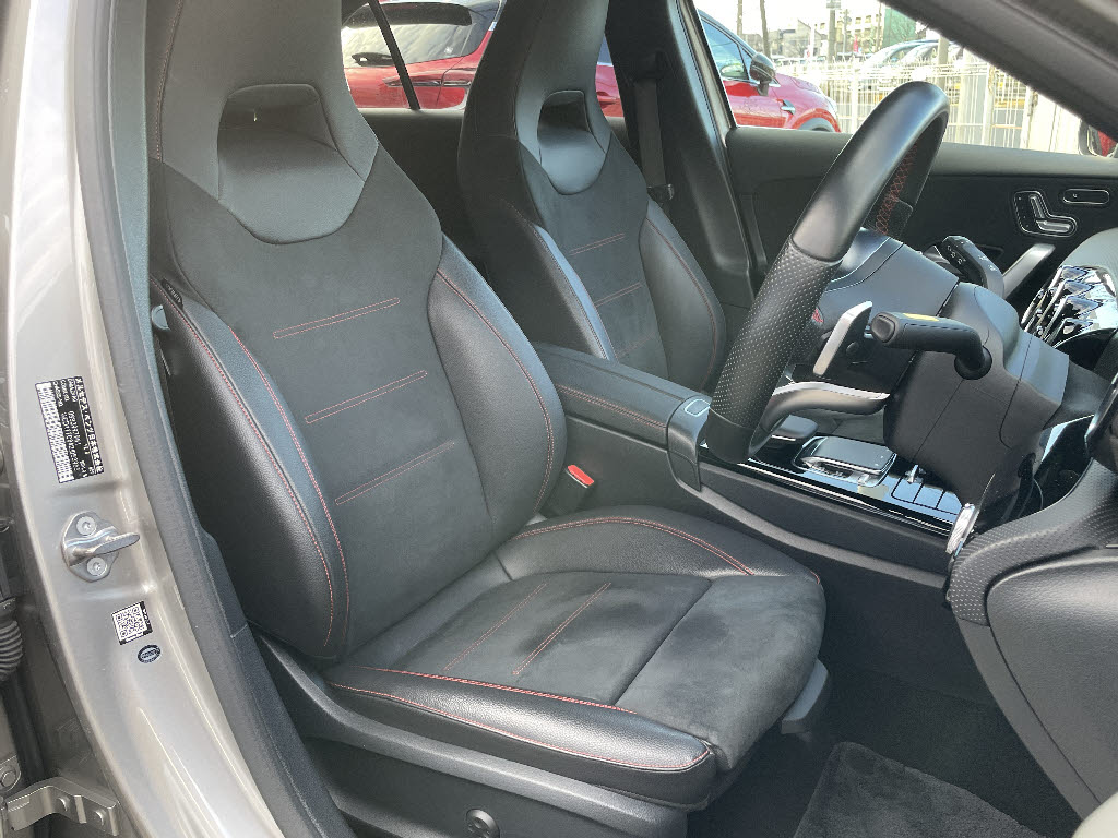 メルセデスベンツ Aクラス3枚目