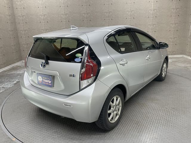 トヨタ アクア1枚目