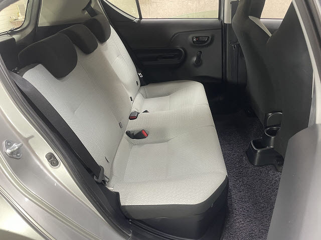 トヨタ アクア4枚目