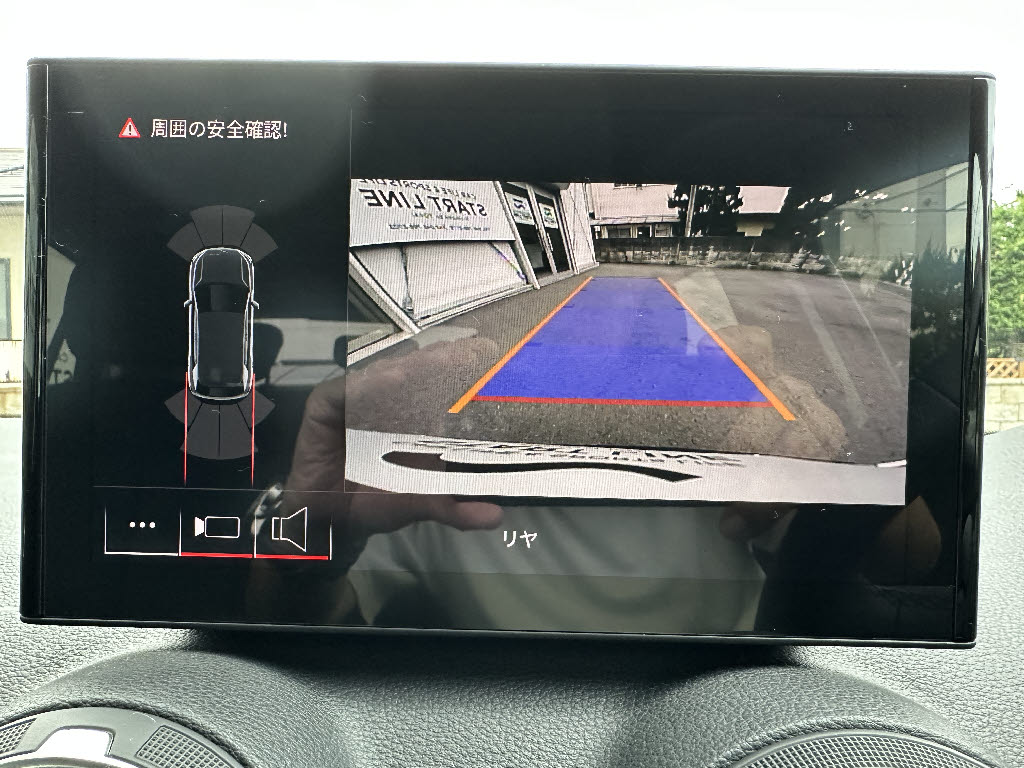 アウディ Q217枚目