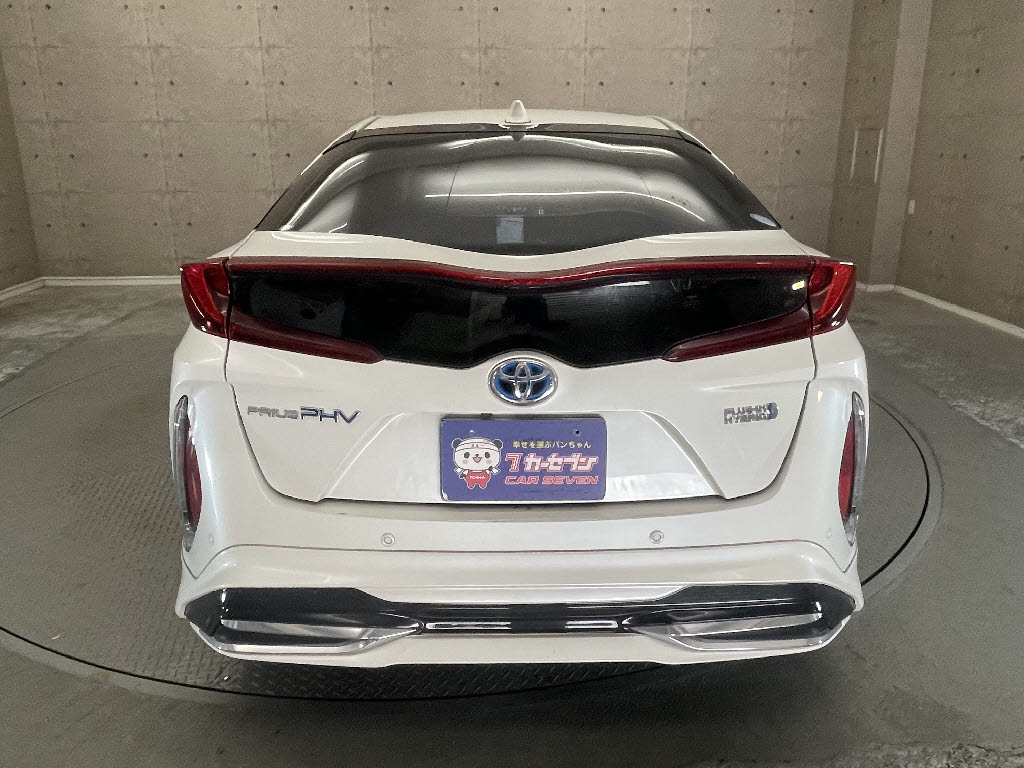 トヨタ プリウスPHV10枚目