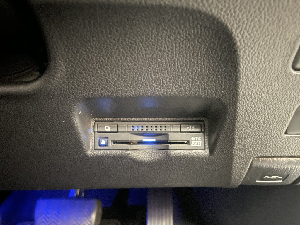 トヨタ プリウスPHV18枚目