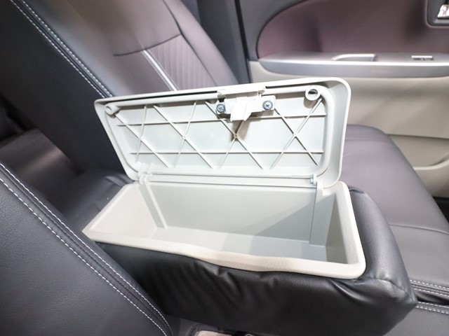 トヨタ ピクシスジョイ4枚目