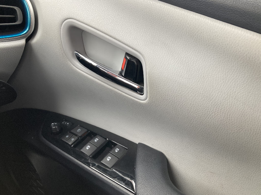 トヨタ プリウス14枚目