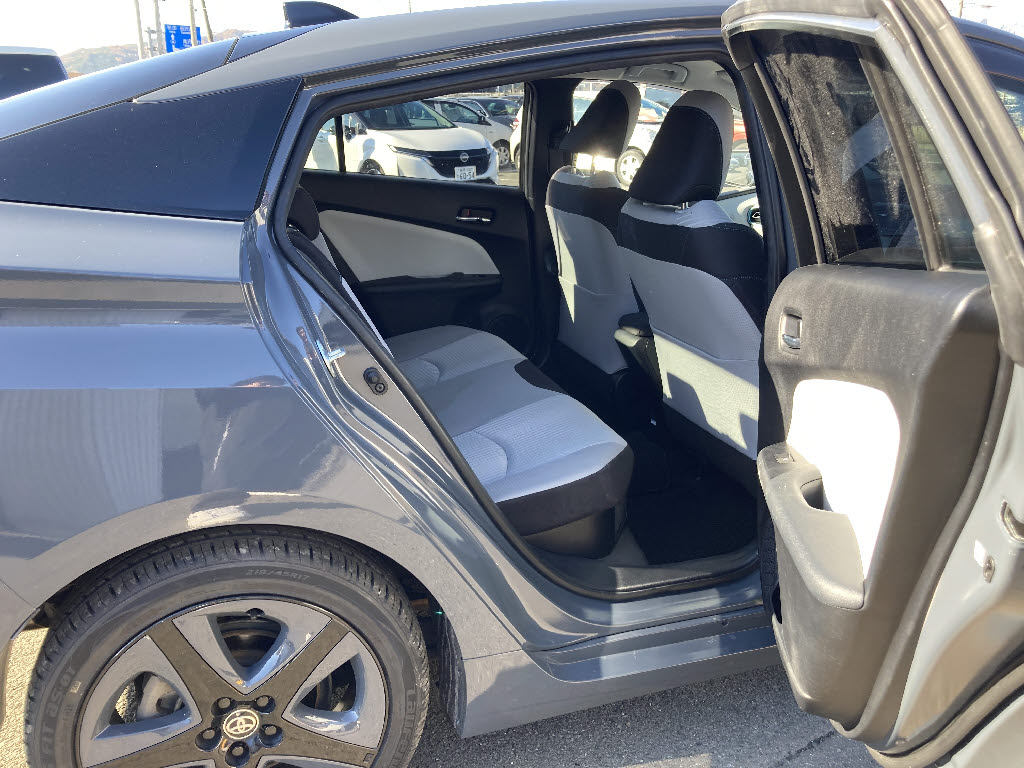 トヨタ プリウス19枚目