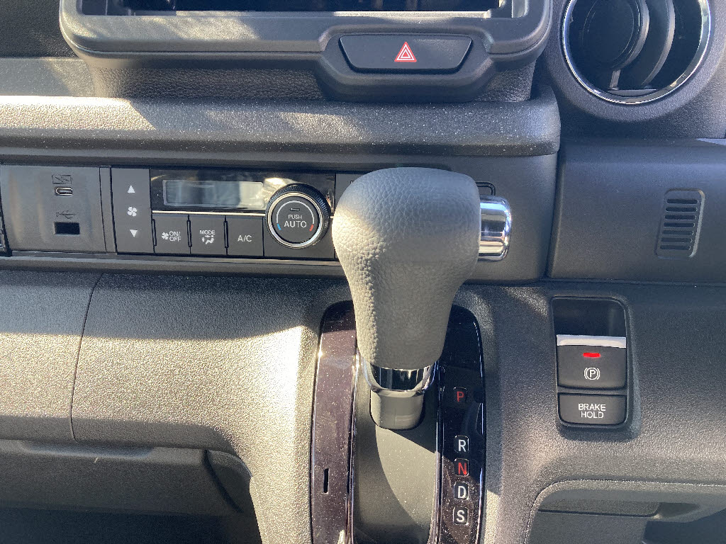 ホンダ N BOXカスタム6枚目