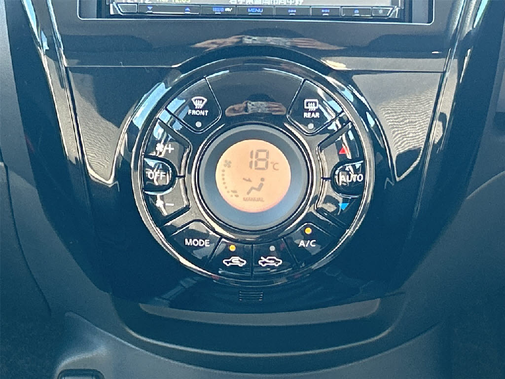 ニッサン ノート6枚目