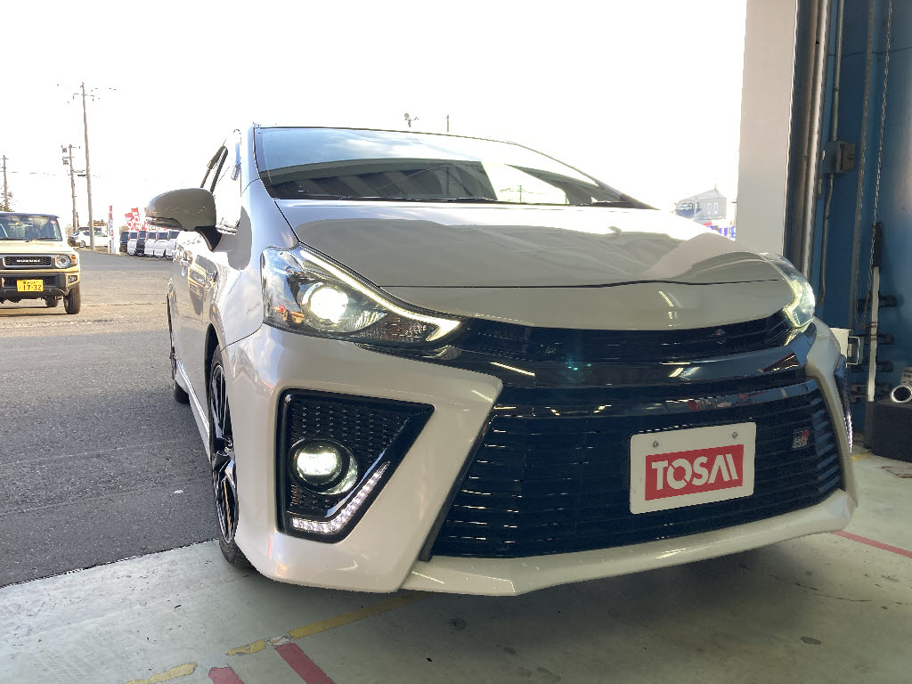 トヨタ プリウスアルファ19枚目