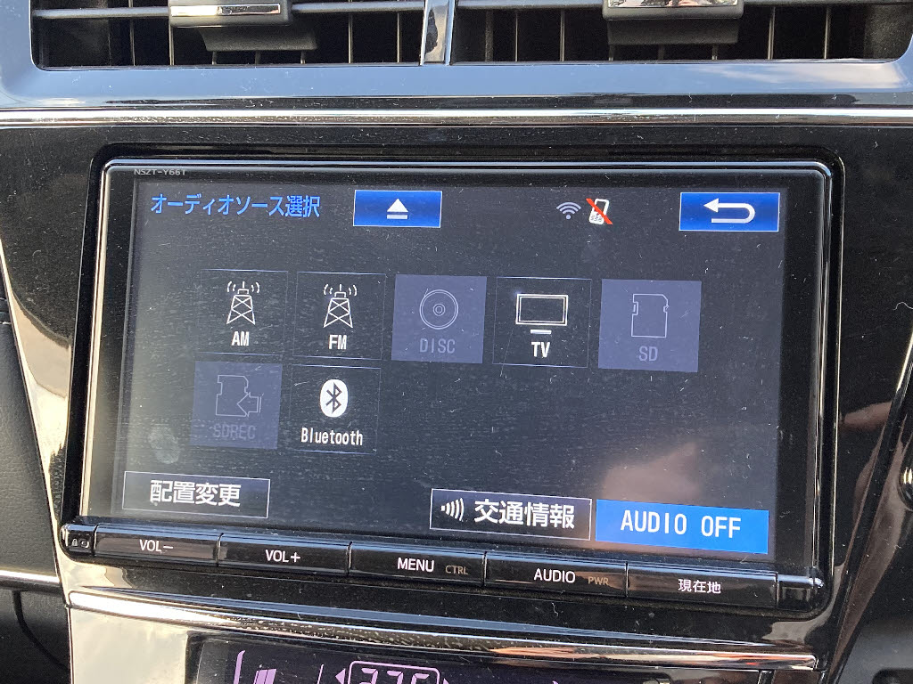 トヨタ プリウスアルファ3枚目