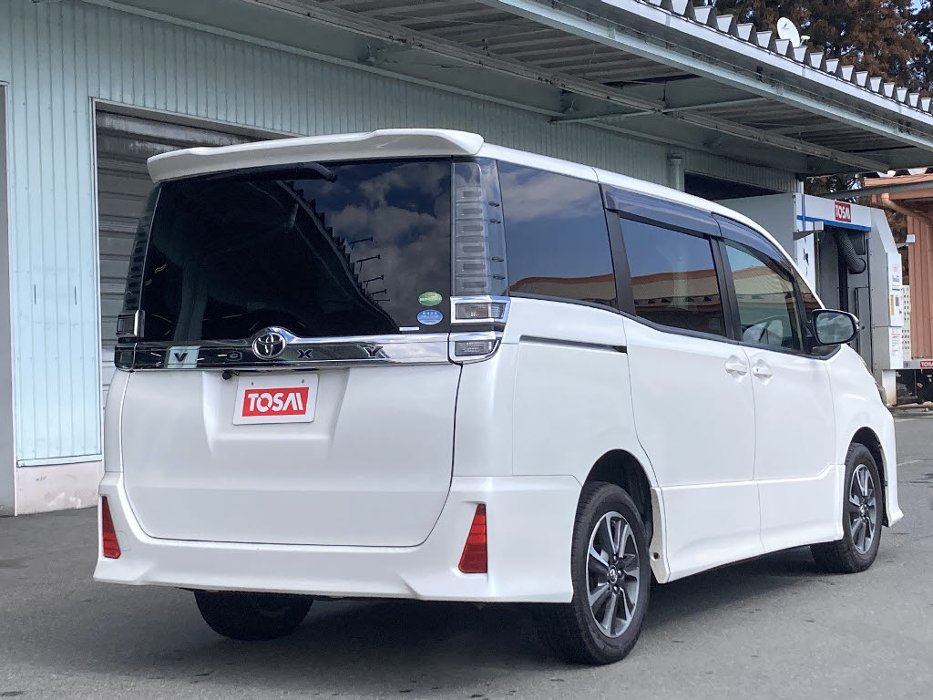 トヨタ ヴォクシー1枚目