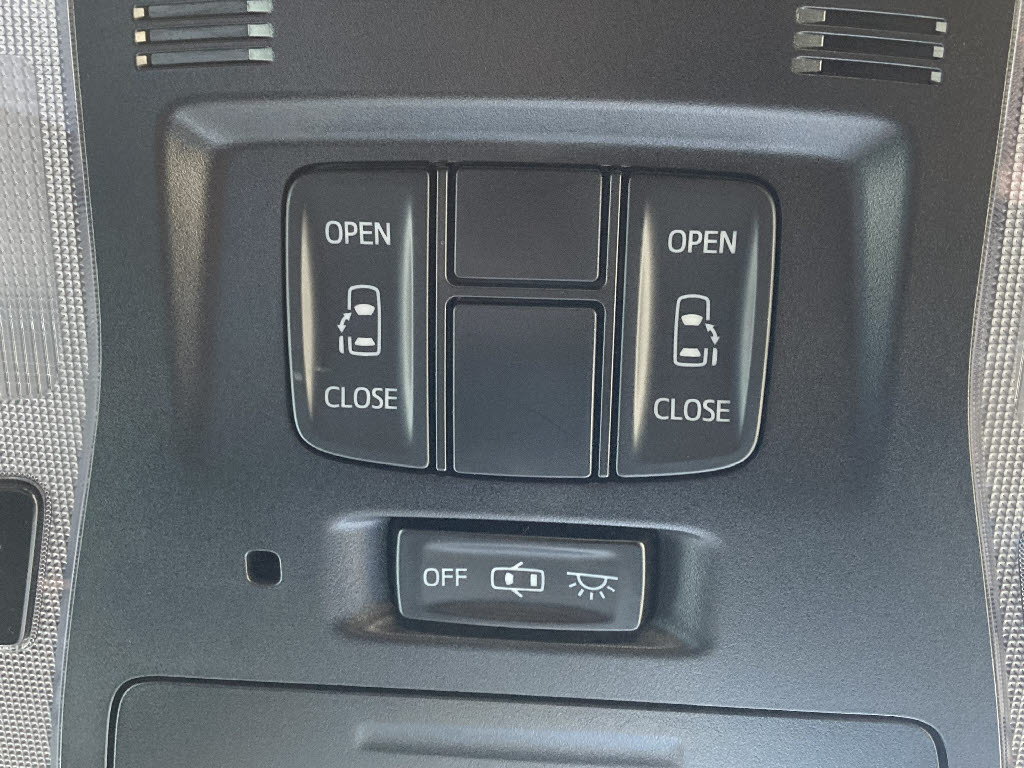 トヨタ ヴェルファイア9枚目