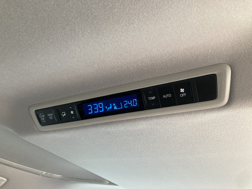 トヨタ ヴェルファイア13枚目