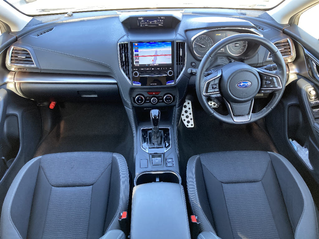 スバル インプレッサスポーツ2枚目