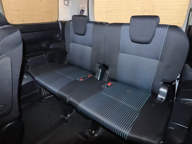 トヨタ ヴォクシー10枚目