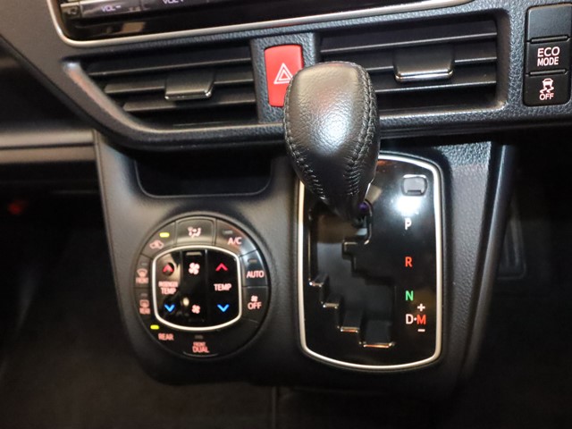 トヨタ ヴォクシー19枚目