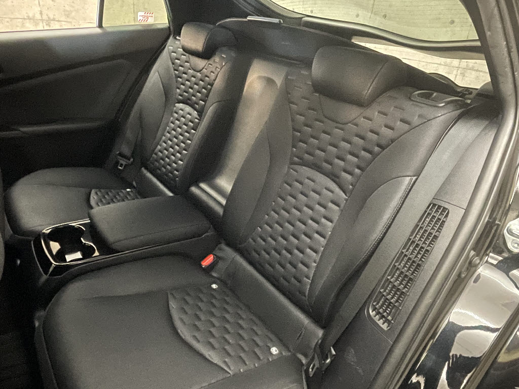 トヨタ プリウスＰＨＶ6枚目