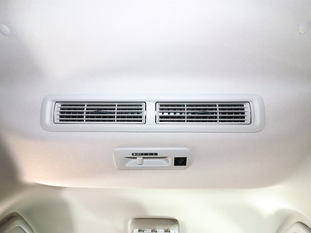 三菱 デリカミニ7枚目