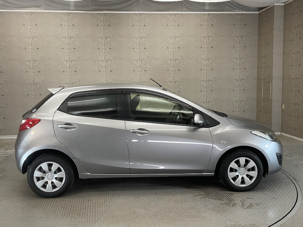 マツダ デミオ13枚目