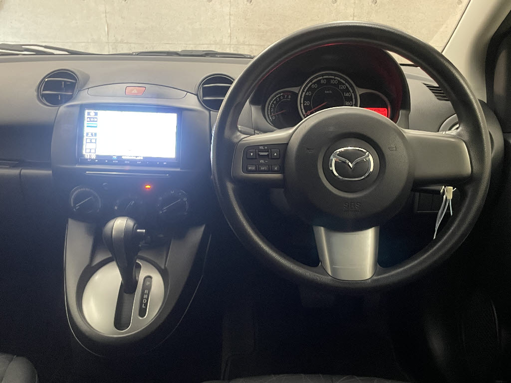 マツダ デミオ2枚目