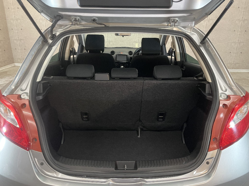 マツダ デミオ7枚目