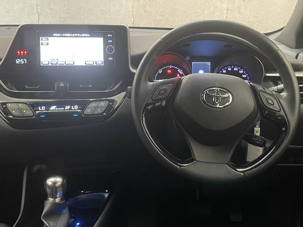 トヨタ Ｃ-ＨＲ2枚目
