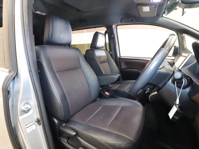 トヨタ エスクァイア3枚目