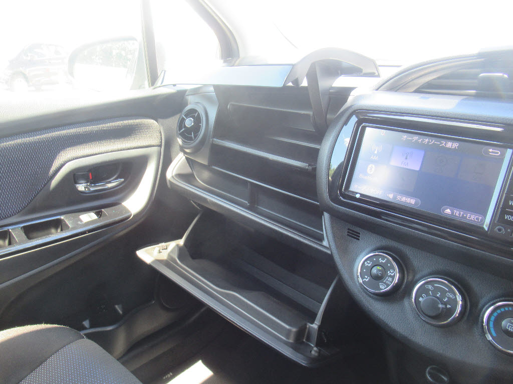 トヨタ ヴィッツ10枚目