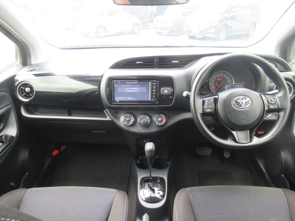 トヨタ ヴィッツ2枚目