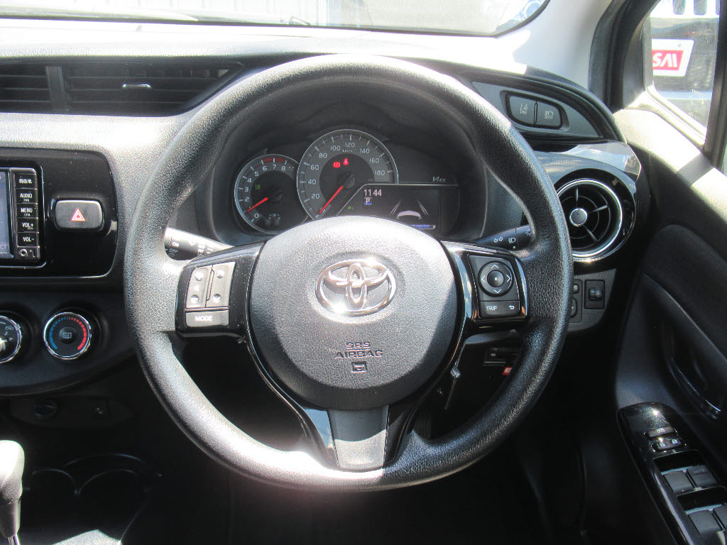 トヨタ ヴィッツ6枚目