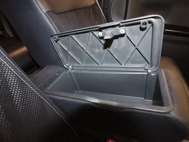 ダイハツ タントカスタム4枚目