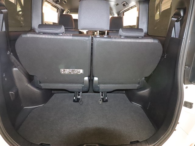 トヨタ ヴォクシー11枚目