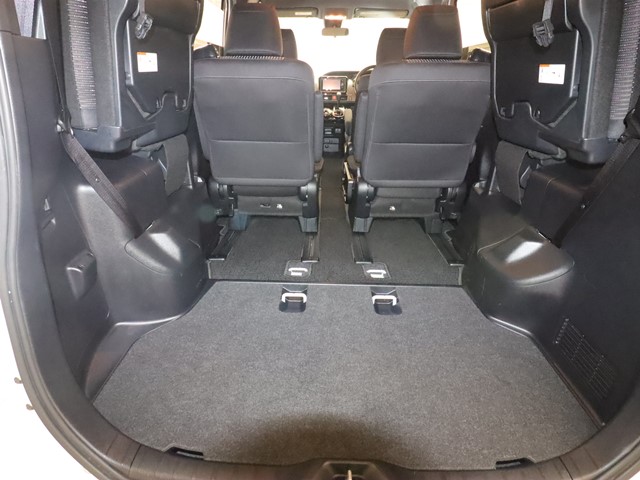 トヨタ ヴォクシー12枚目