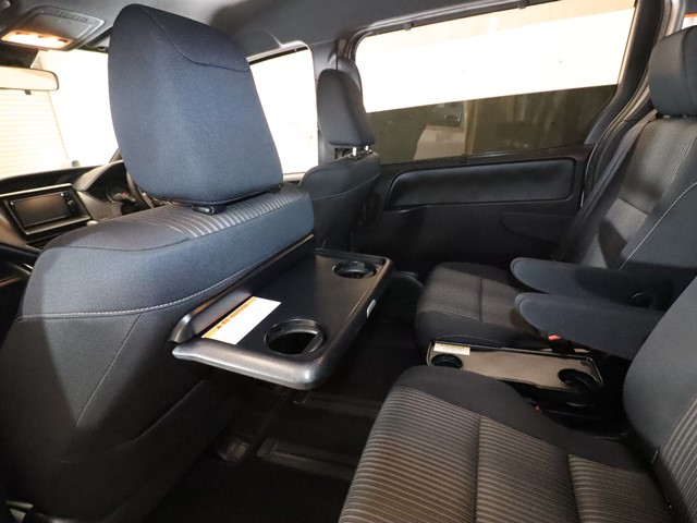 トヨタ ヴォクシー8枚目