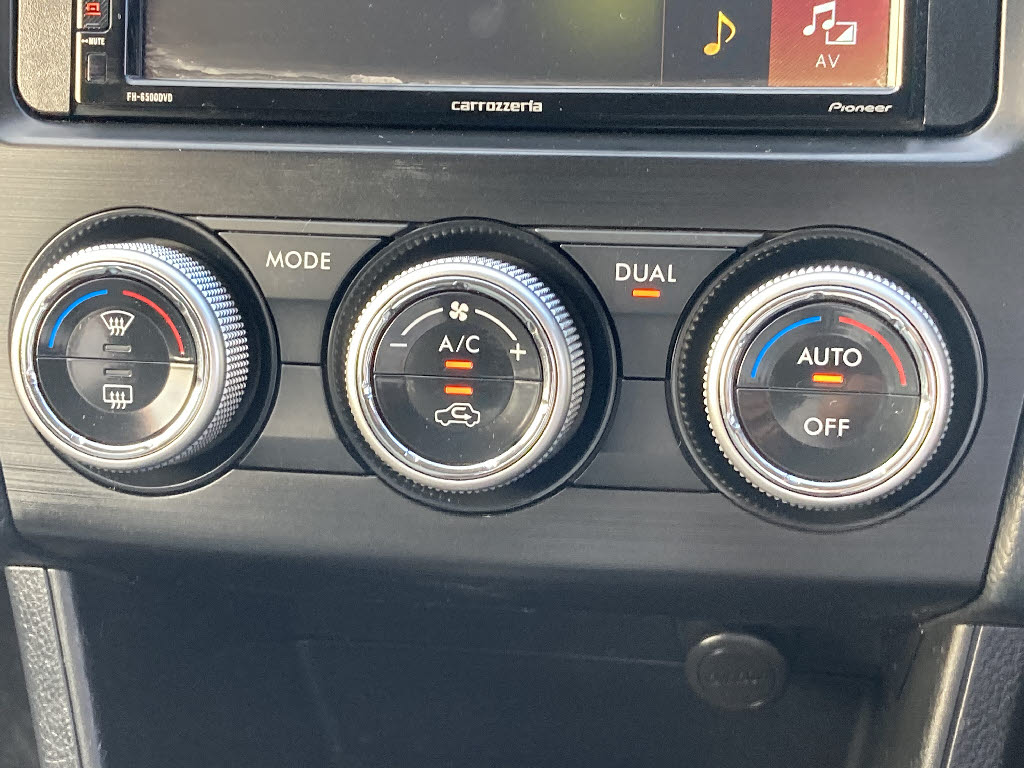 スバル ＸＶ4枚目