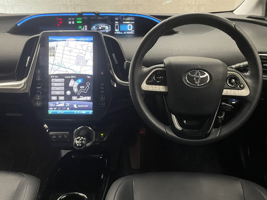 トヨタ プリウスＰＨＶ2枚目