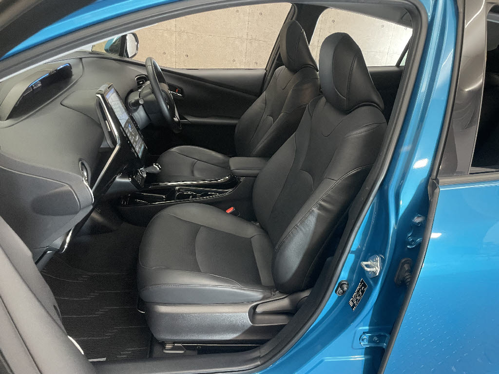 トヨタ プリウスＰＨＶ5枚目