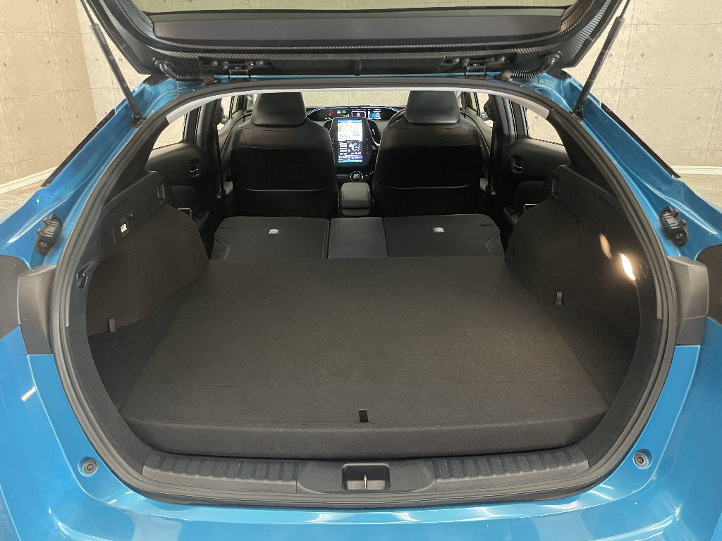 トヨタ プリウスＰＨＶ8枚目