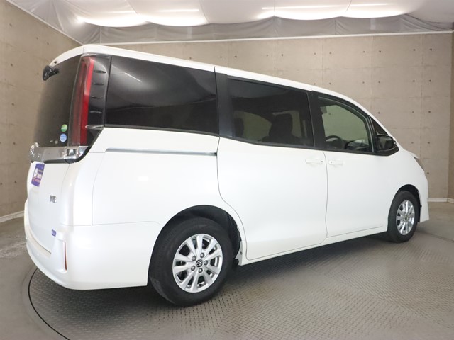 トヨタ ノアＨＶ1枚目