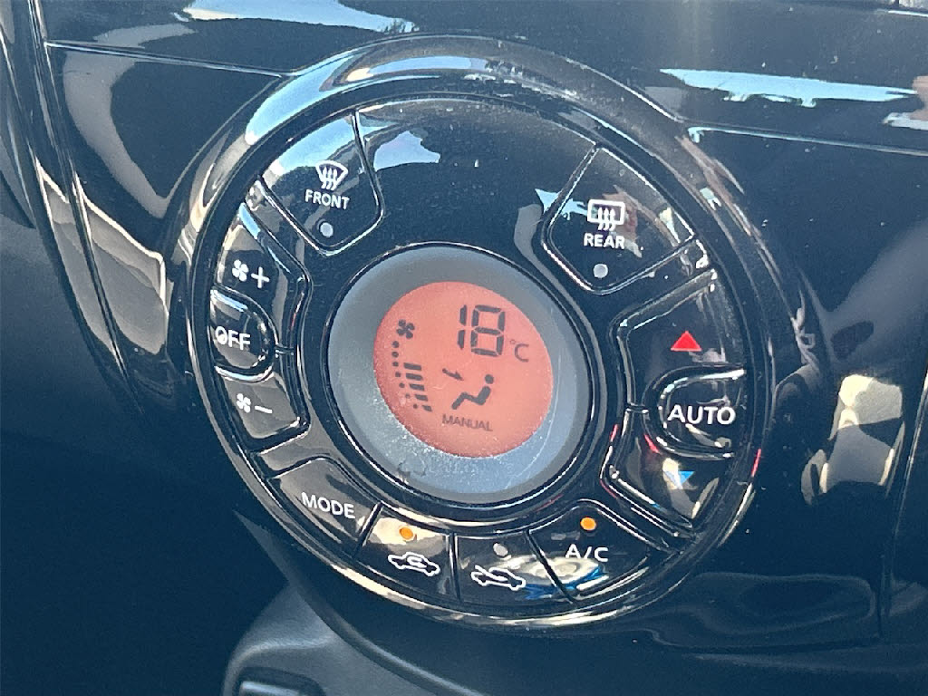 ニッサン ノート11枚目