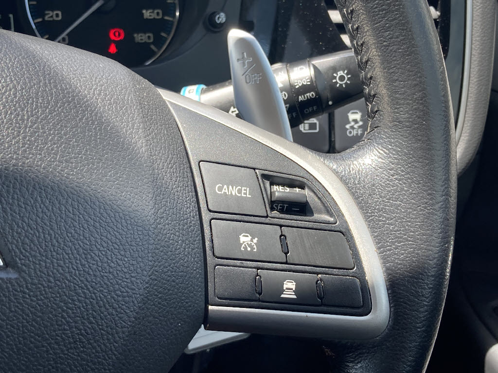 三菱 アウトランダーPHEV9枚目