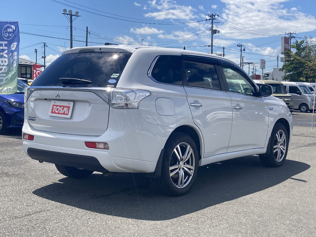 三菱 アウトランダーPHEV1枚目