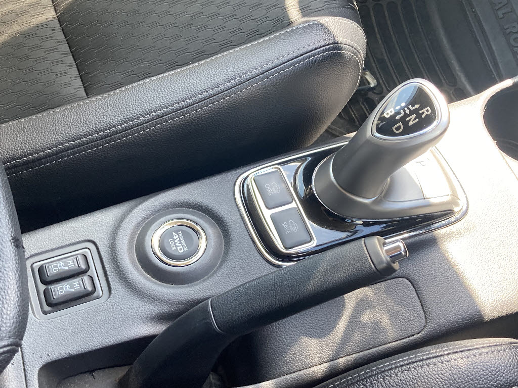 三菱 アウトランダーPHEV7枚目