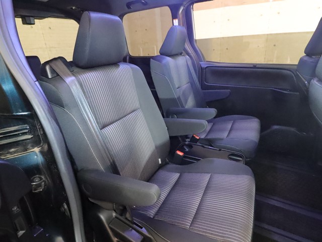 トヨタ ノアＨＶ4枚目