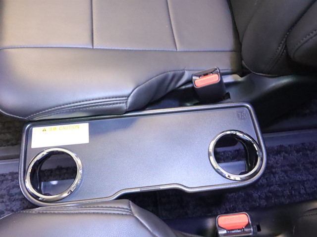 トヨタ ヴォクシーハイブリッド9枚目