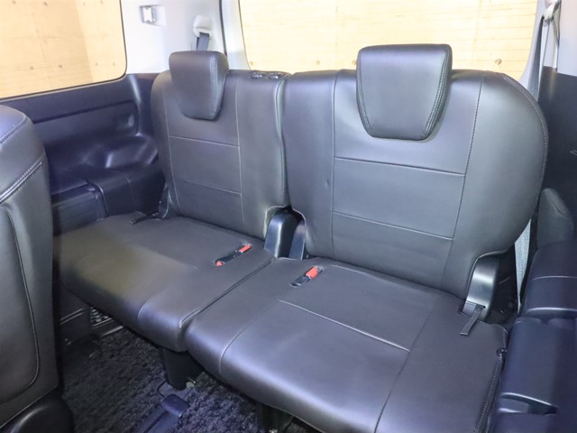 トヨタ ヴォクシーハイブリッド10枚目