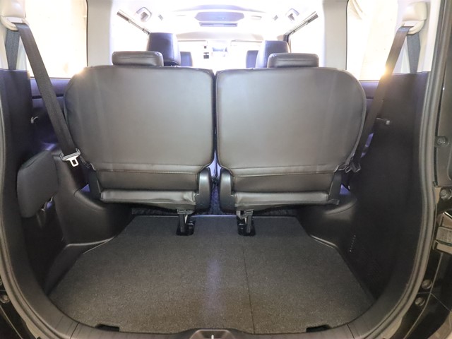 トヨタ ヴォクシーハイブリッド11枚目