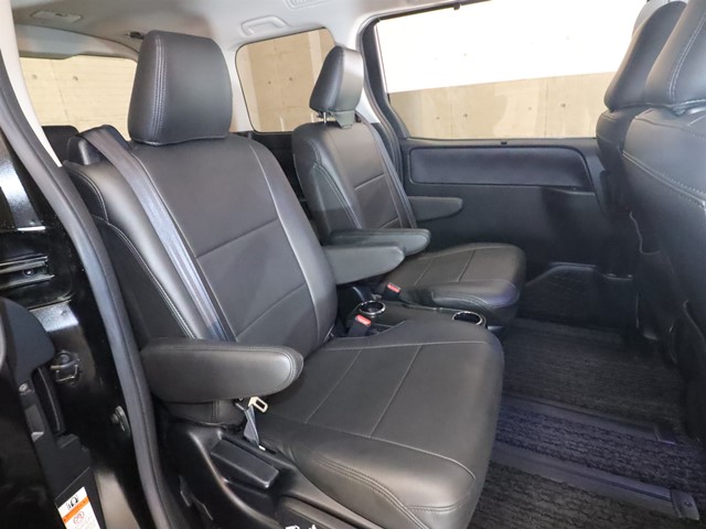 トヨタ ヴォクシーハイブリッド4枚目